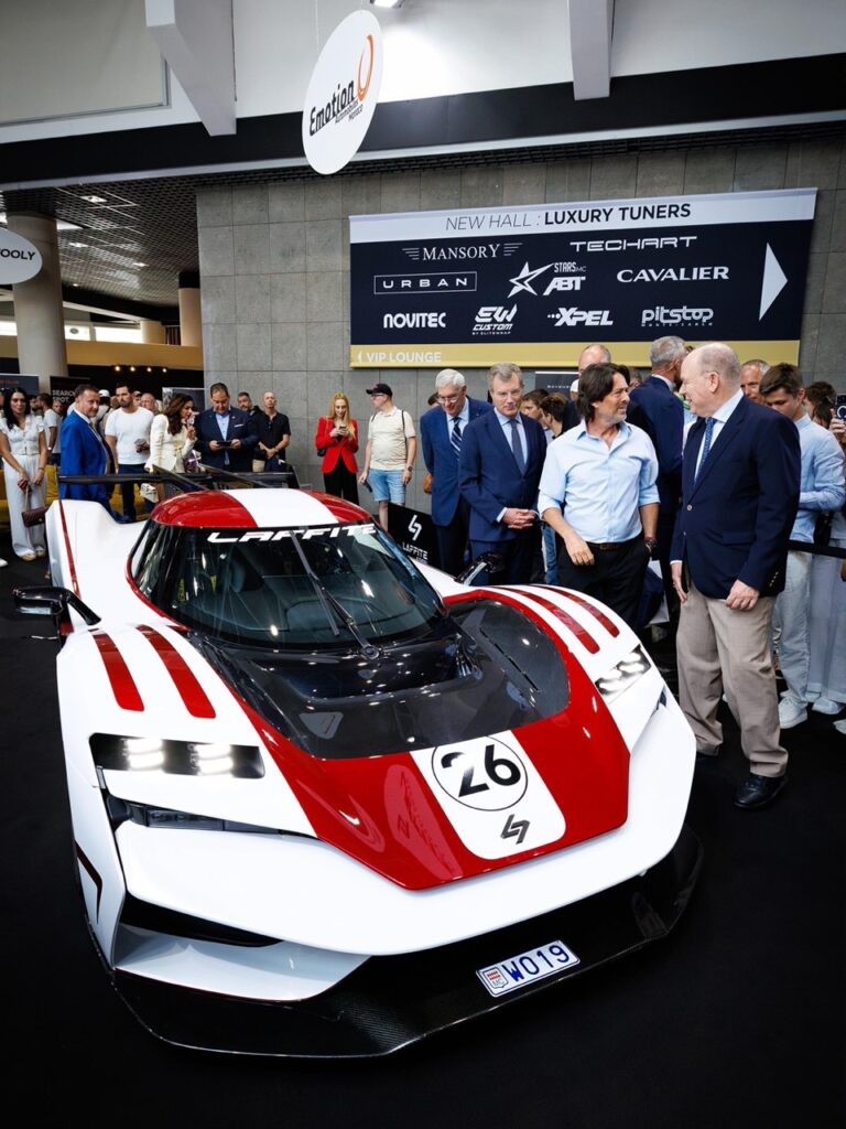Visite du Prince Albert II au salon