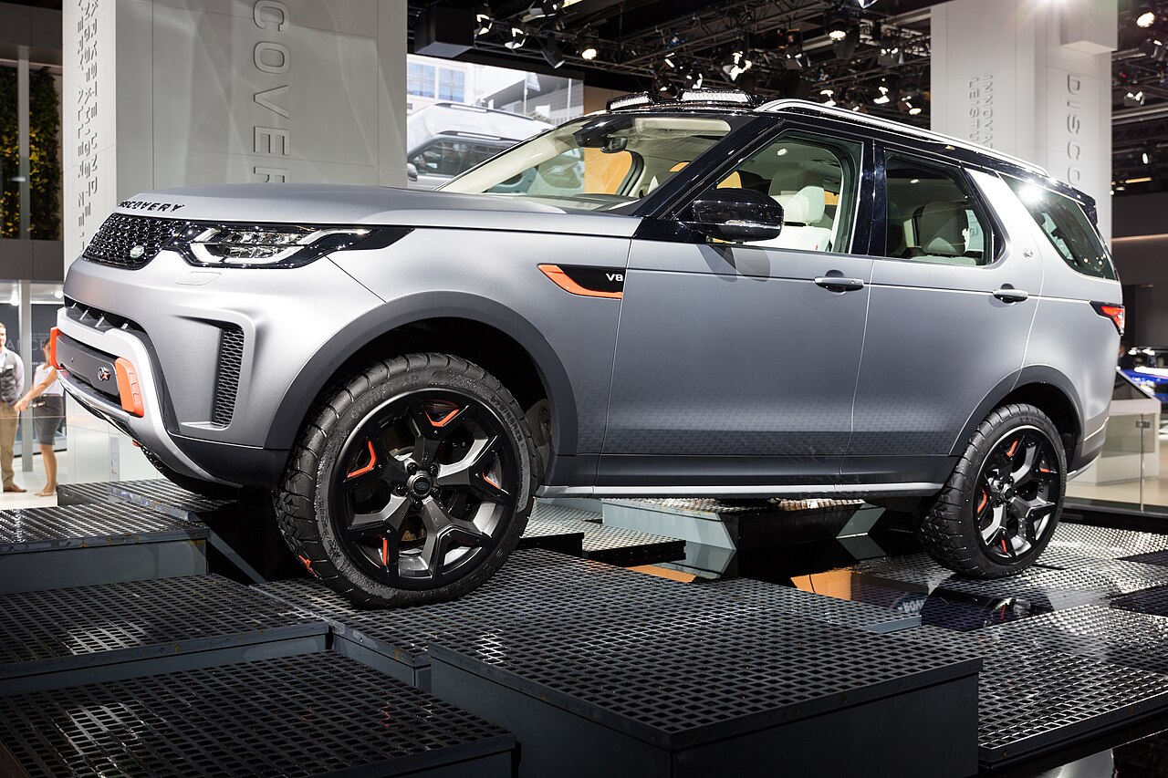 Land Rover intègre une piste d’atterrissage pour drone sur son Discovery