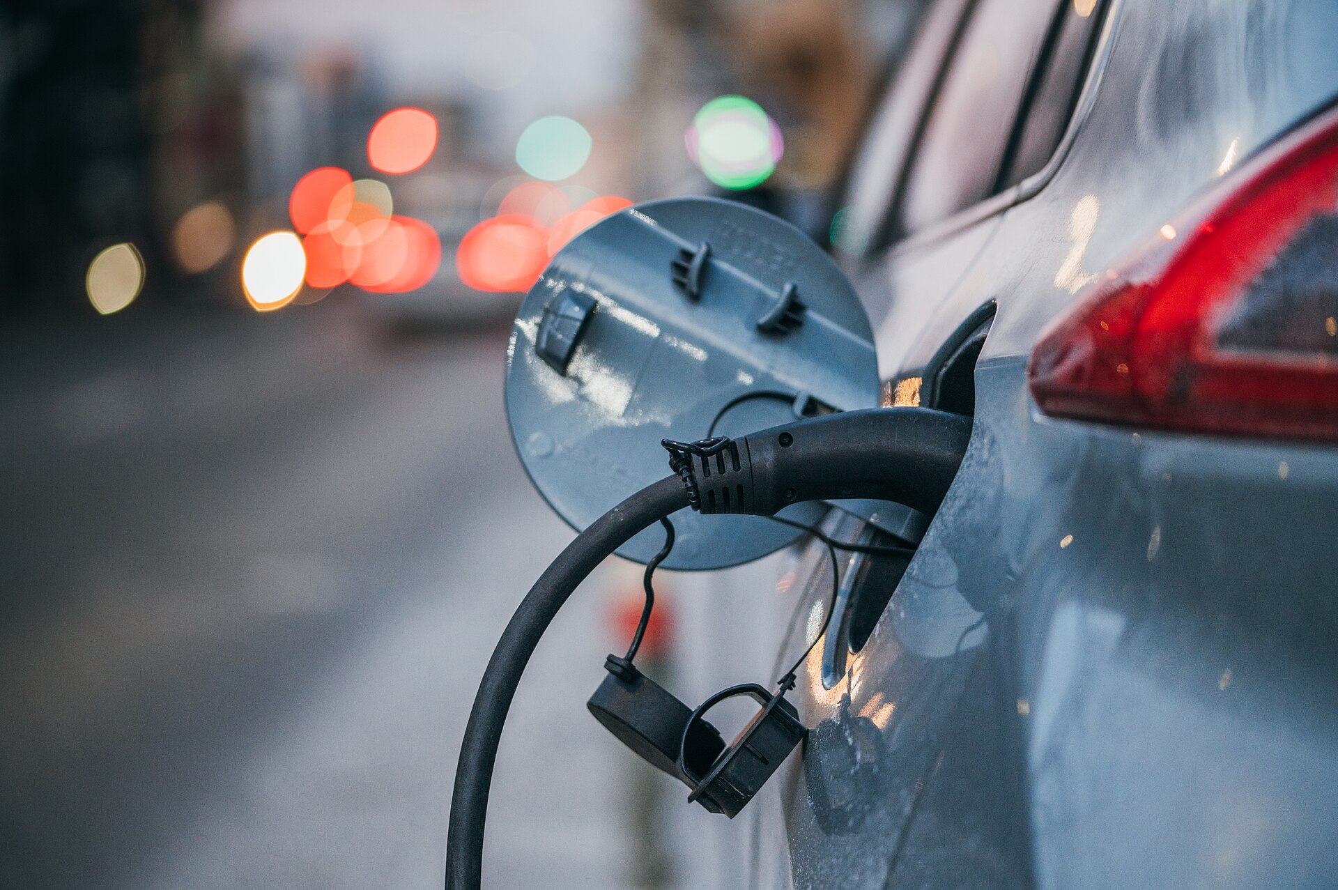 Contrôle technique à Monaco : le refroidissement des batteries des voitures électriques désormais vérifié