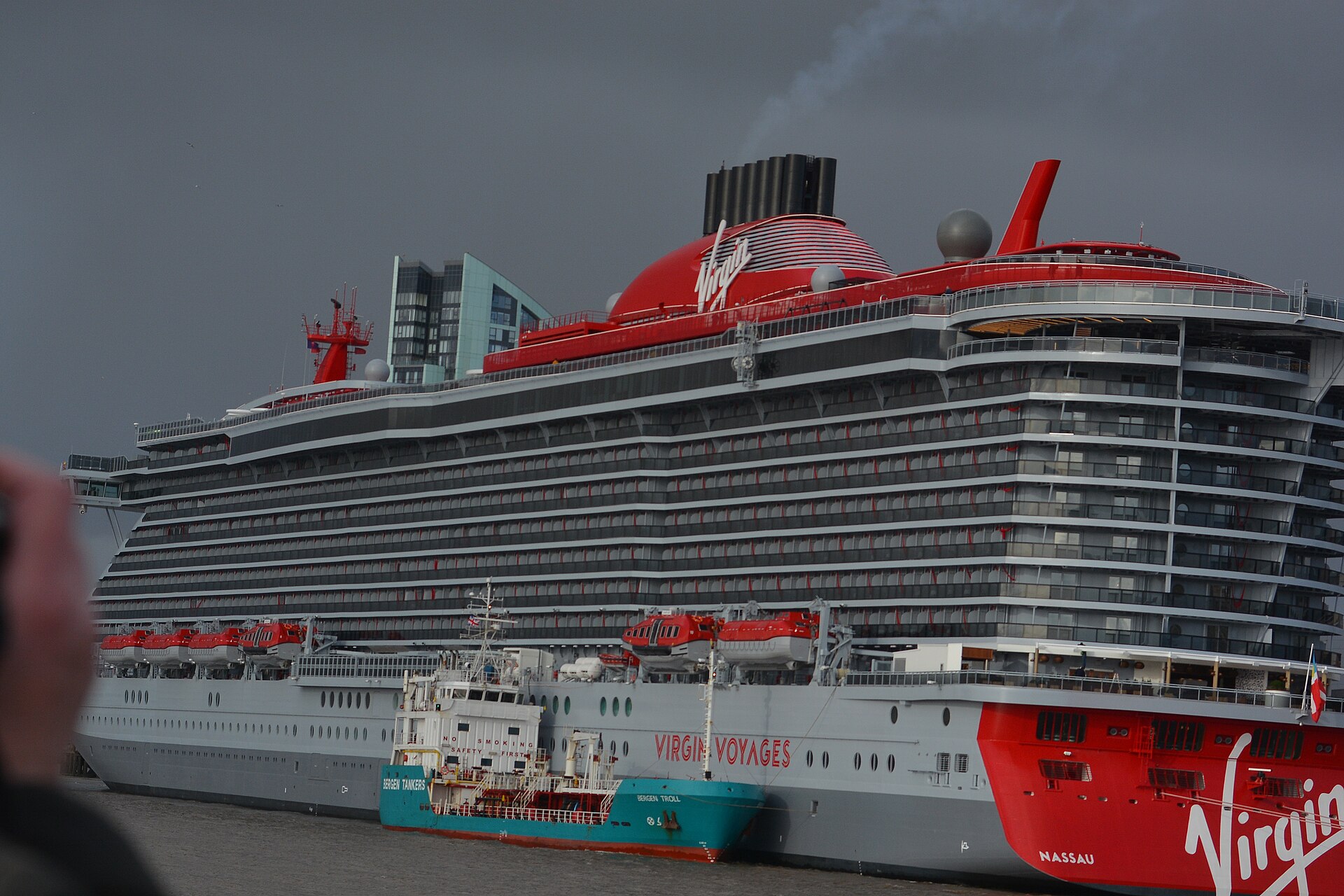 Virgin Voyages lance Rovey, son assistant IA pour préparer sa croisière